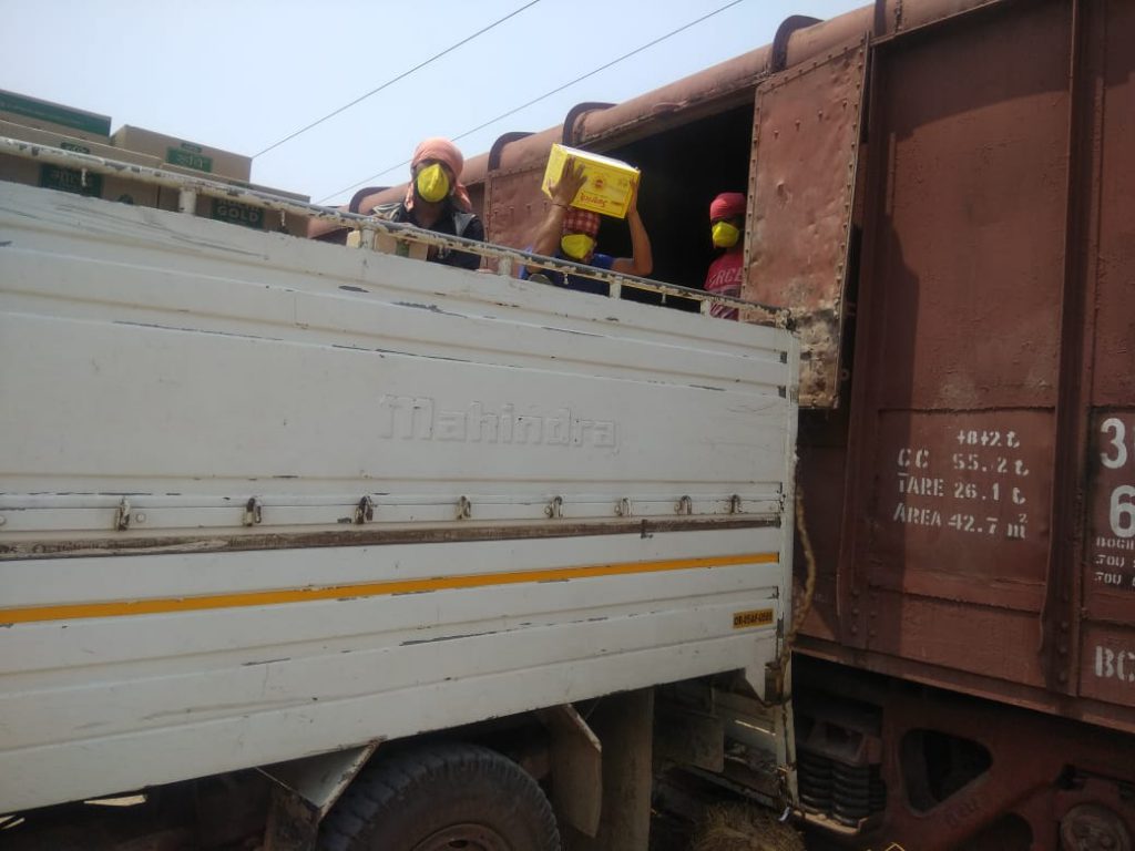 Amid lockdown, Indian Railways ensures supply of edible oil in Odisha Odisha News Tune